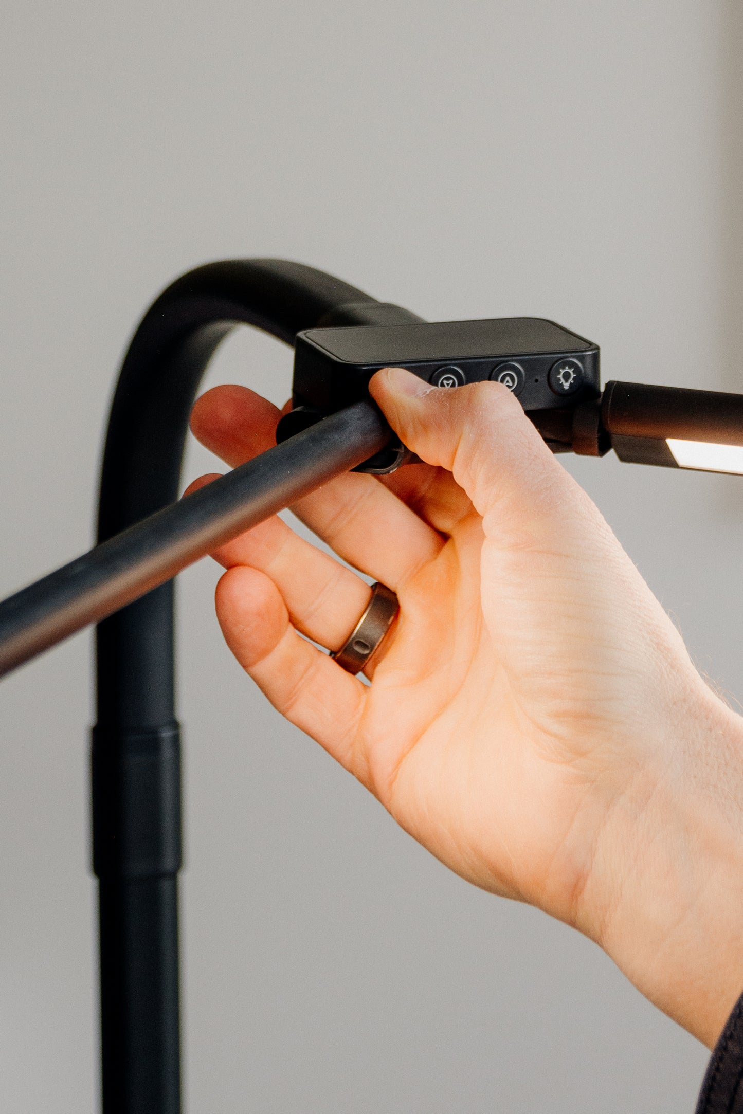 Twin Light LED – Flexibel skrivbordslampa