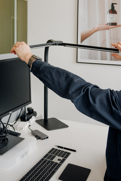 Twin Light LED – Flexibel skrivbordslampa